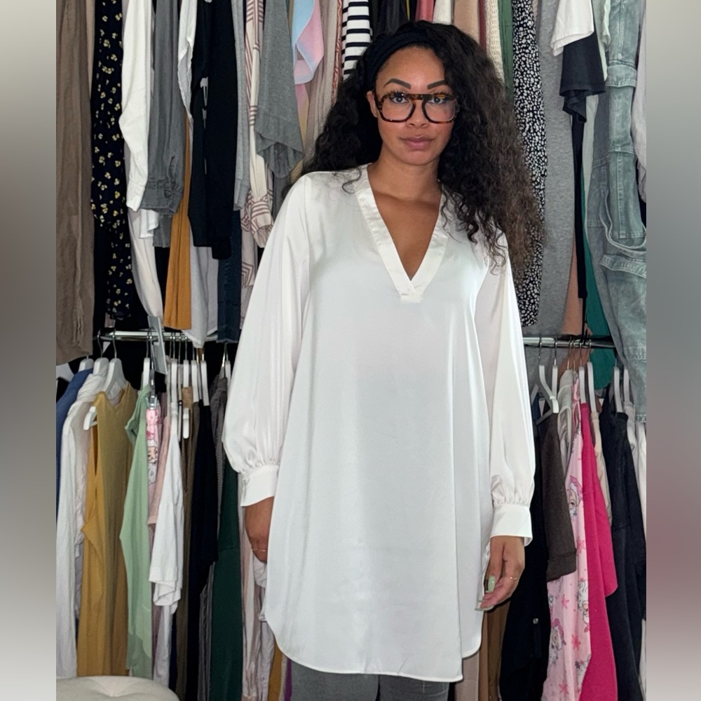 Elegant White V-Neck Women's Top